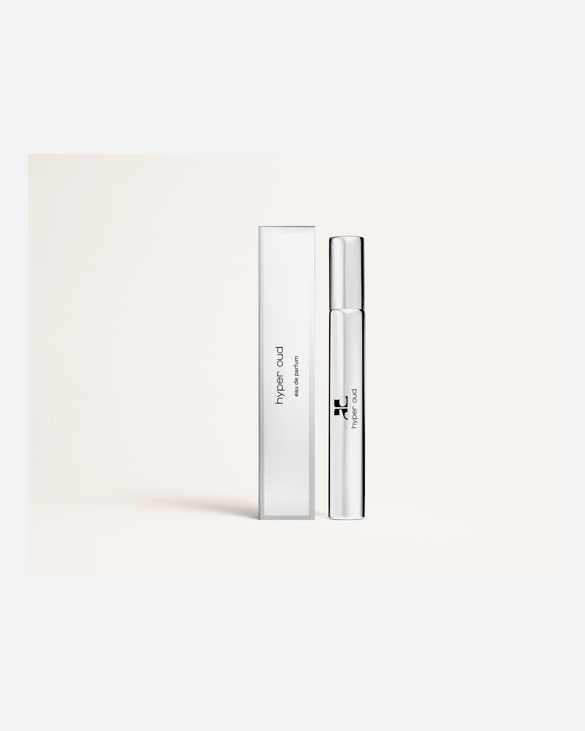 Hyper Oud 10 ml w prezencie przy zakupie dowolnego zapachu Courreges o pojemności 50 ml.