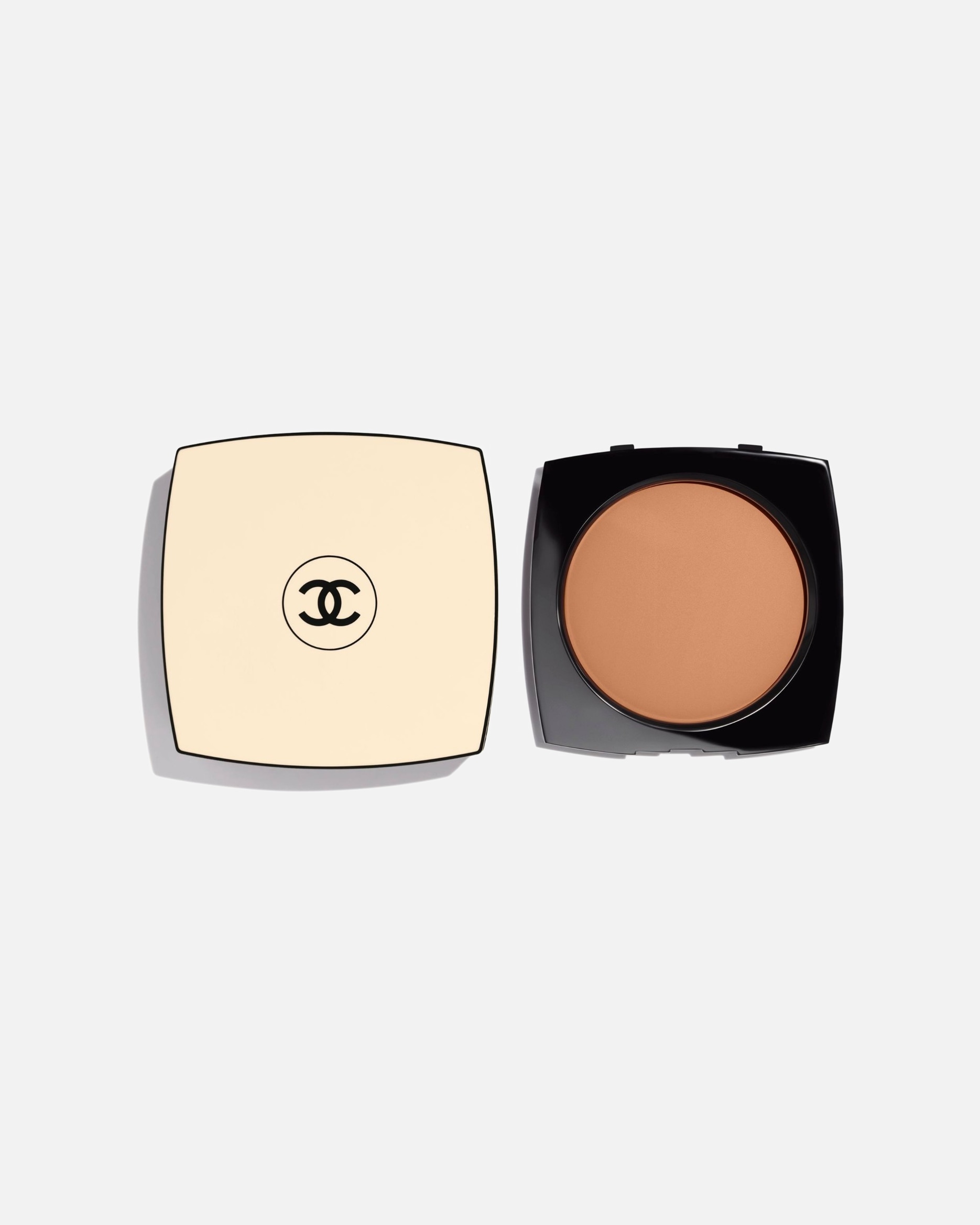 Puder dla Kobieta CHANEL LES BEIGES LES BEIGES HEALTHY GLOW SHEER POWDER – WYMIENNY WKŁAD LEKKI, NIEDOSTRZEGALNY PUDER POZWALAJĄCY STOPNIOWAĆ EFEKT B70