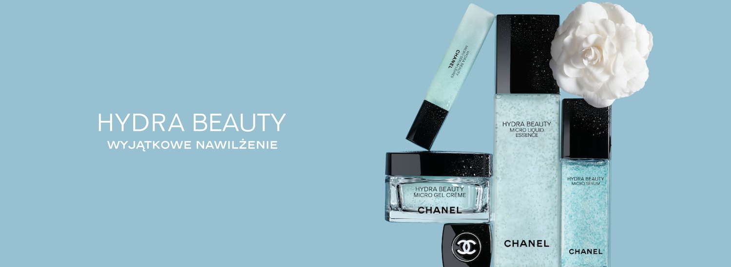 Pielęgnacja Chanel Hydra Beauty zapewnia wyjątkowe nawilżenie dzięki Micro Liquid Essence, Micro Gel Crème i Micro Serum w opakowaniach w odcieniach błękitu i czerni.